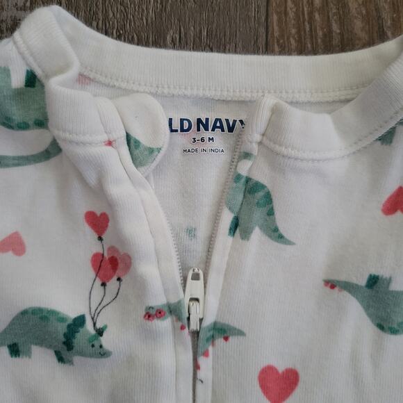 Baby Clothing Lot (5 outfits) 3-6 mo Winter Season Old Navy, PJ Place, Chick Pea - Picture 7 of 11